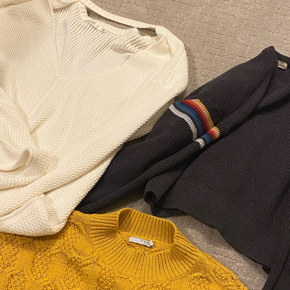3 sweater x 9$
